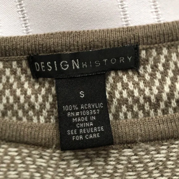 Oatmeal Patterned Batwing Sweater - Picture 7 of 13